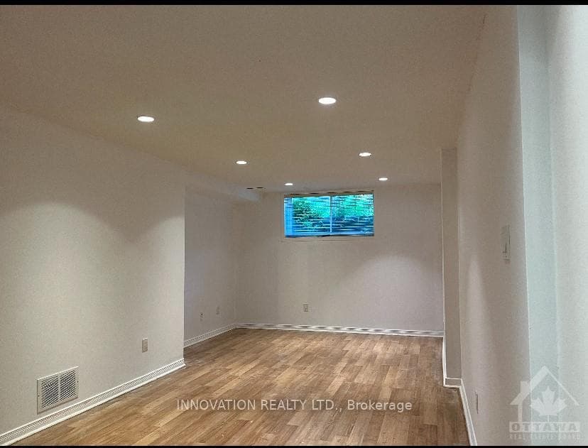 17 GRAY Crescent photo 6