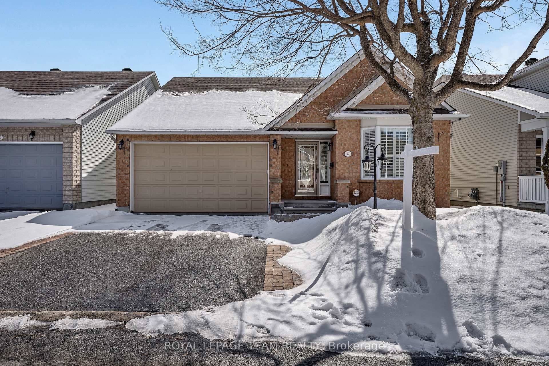 43 Settler's Ridge Way photo 1