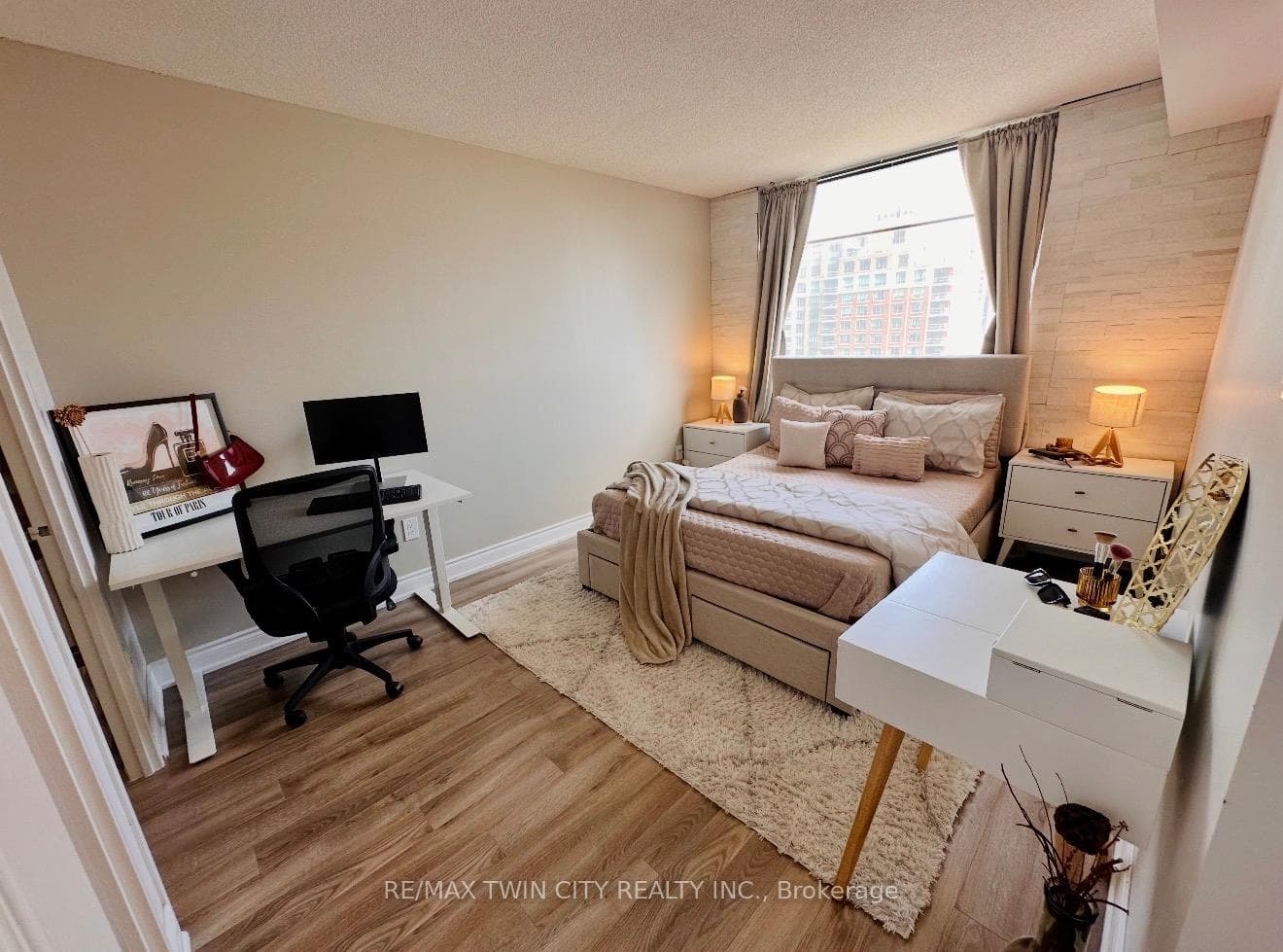265 Enfield Place Unit 1801 photo 7