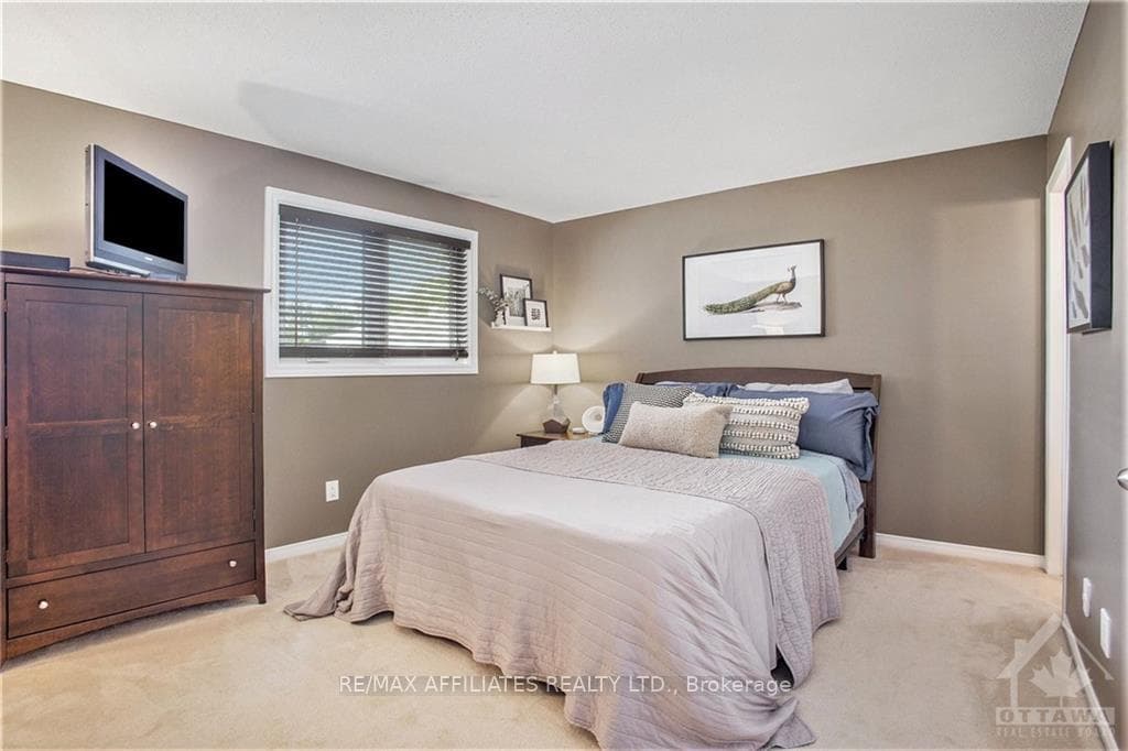 3819 AUTUMNWOOD Street photo 16