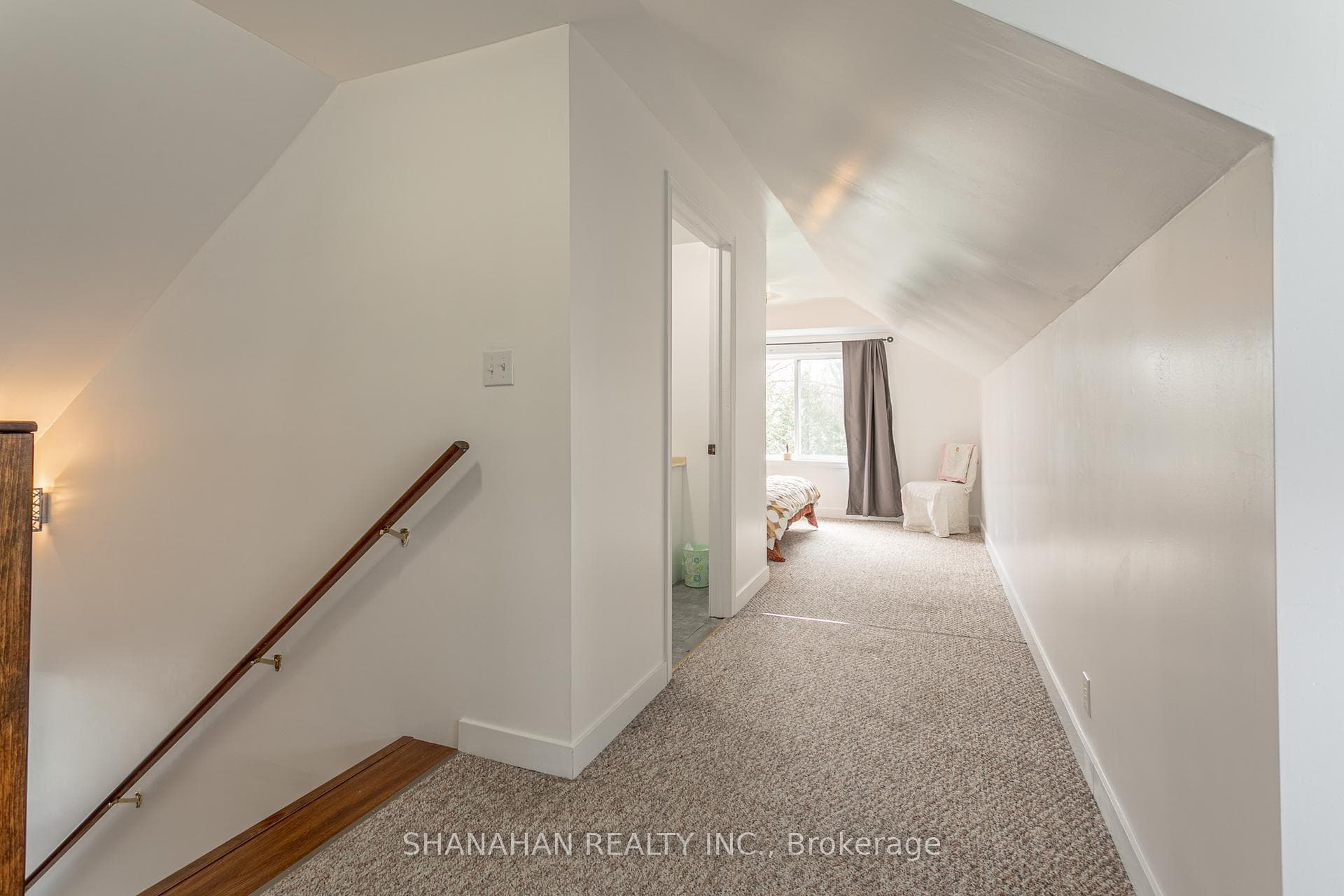 438 Huron Street photo 22