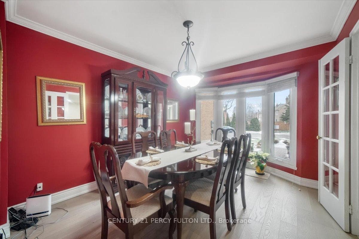 38 Carlisle Cres- dining room