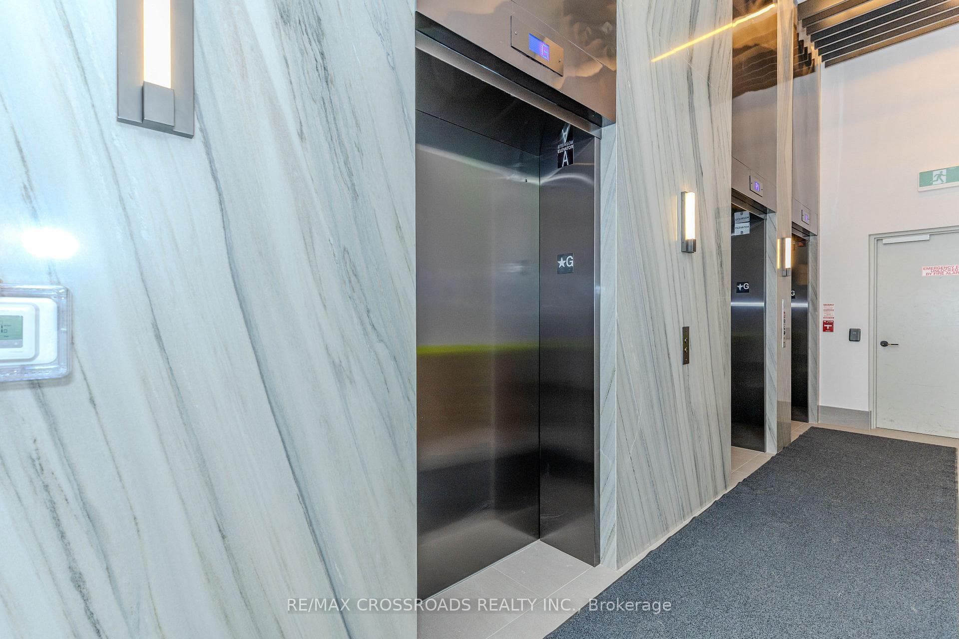 1037 The Queensway N/A Unit 312 photo 9
