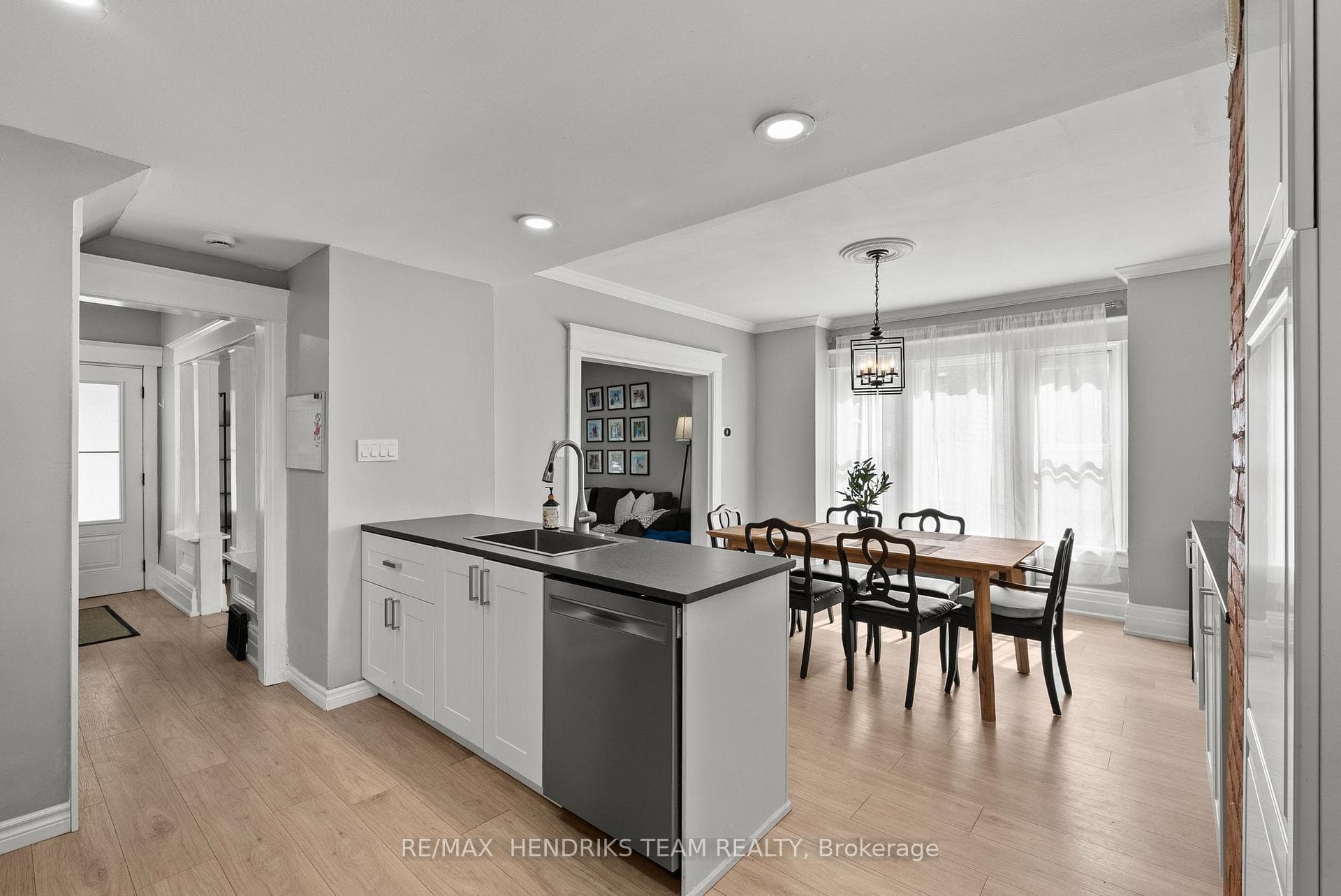 69 Chaplin Avenue photo 16