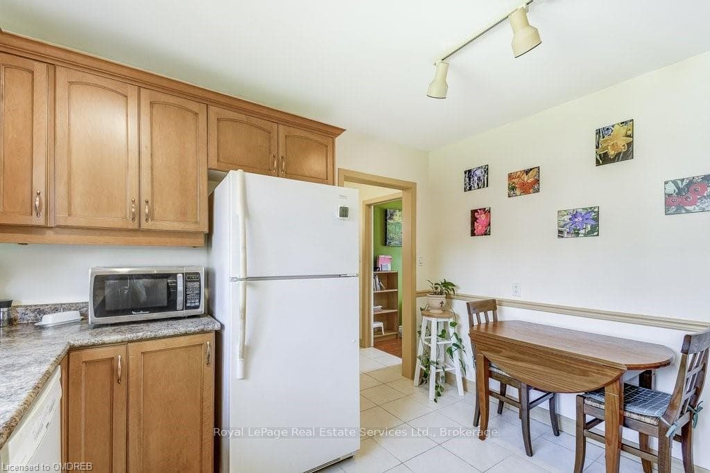 Eat in Kitchen