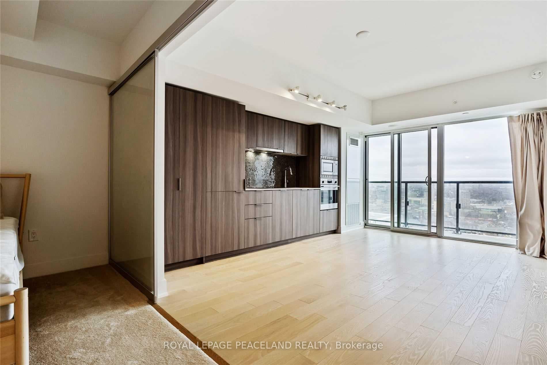 955 Bay Street Unit 2911 photo 4