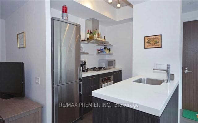 461 Adelaide Street Unit 440 photo 6