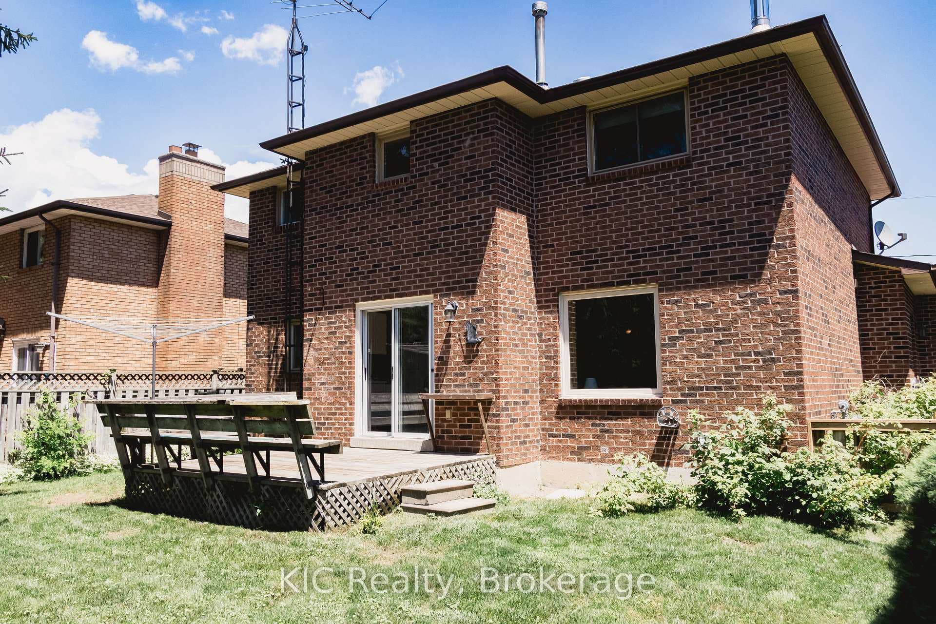 1013 Booth Street photo 19