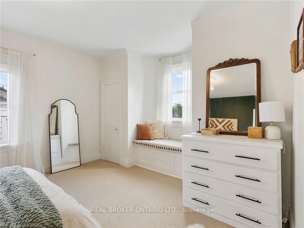 8 Charlotte Street photo 16