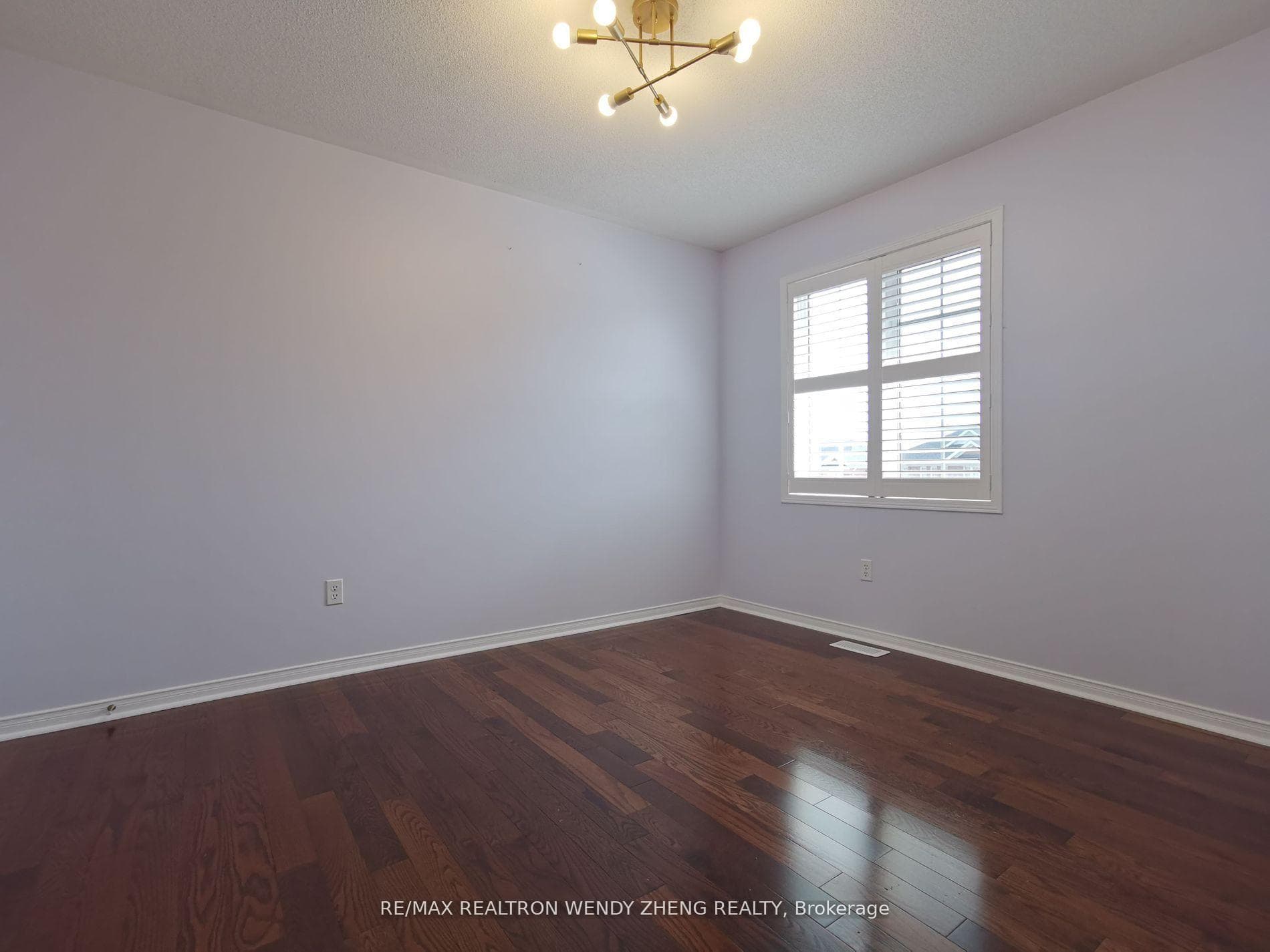 21 Thornbush Boulevard photo 13