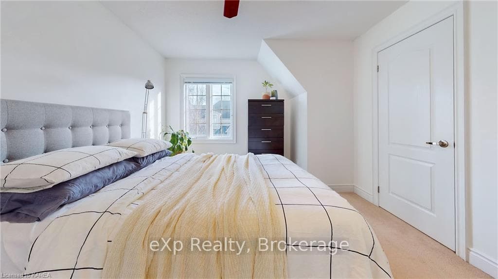 14 GRIGGLESTONE Lane photo 32