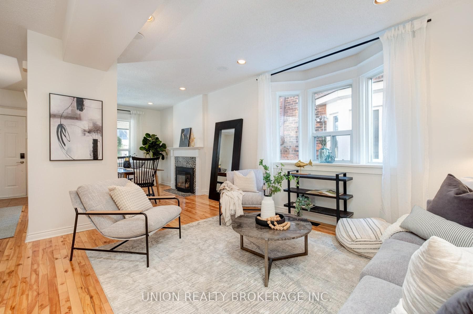 10 Bertmount Avenue photo 15