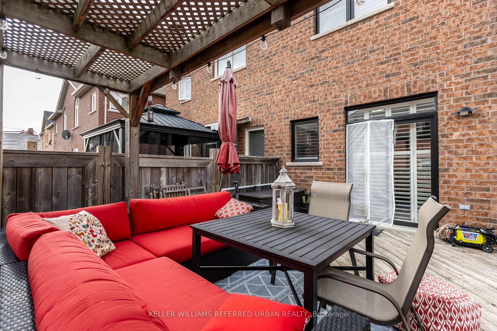 23 Fitzroy Avenue photo 37