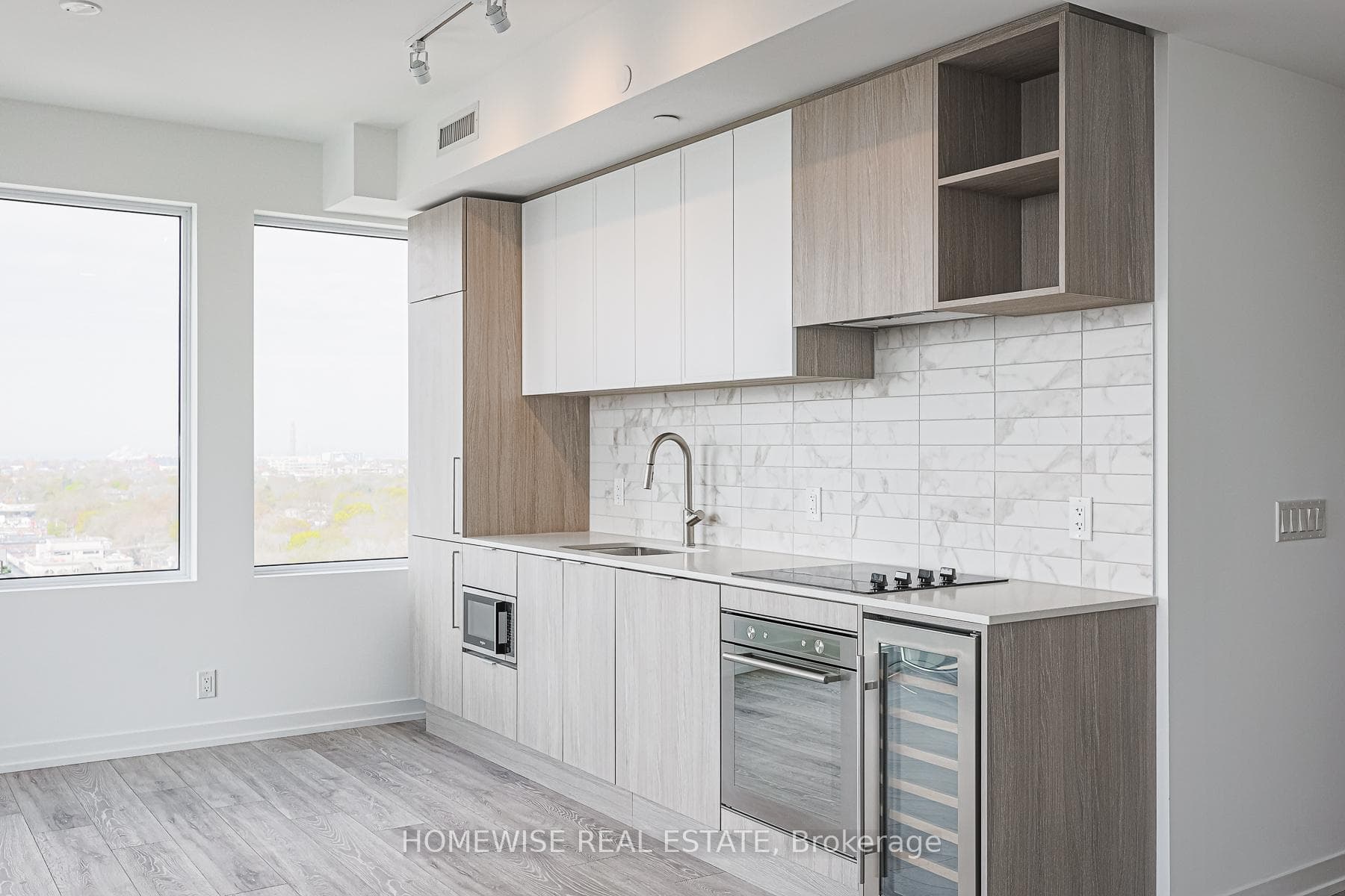 2020 Bathurst Street Unit 1605 photo 18