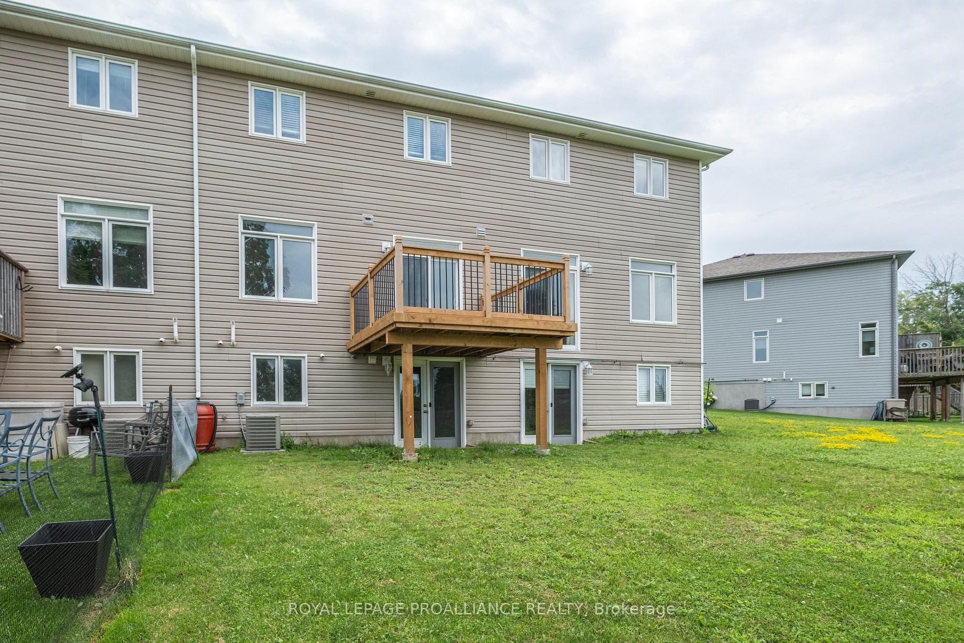 951 Blossom Street photo 38