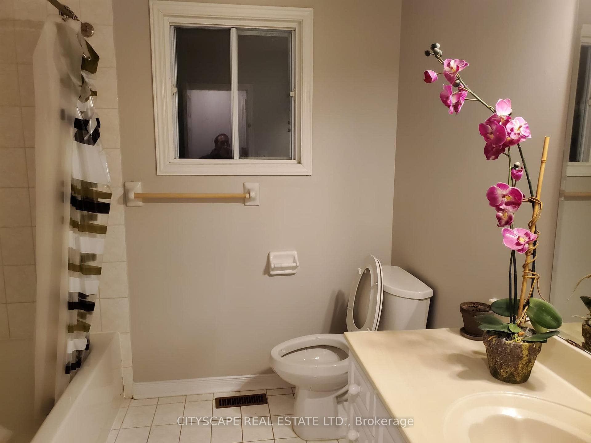 3952 Hazelridge Road photo 5