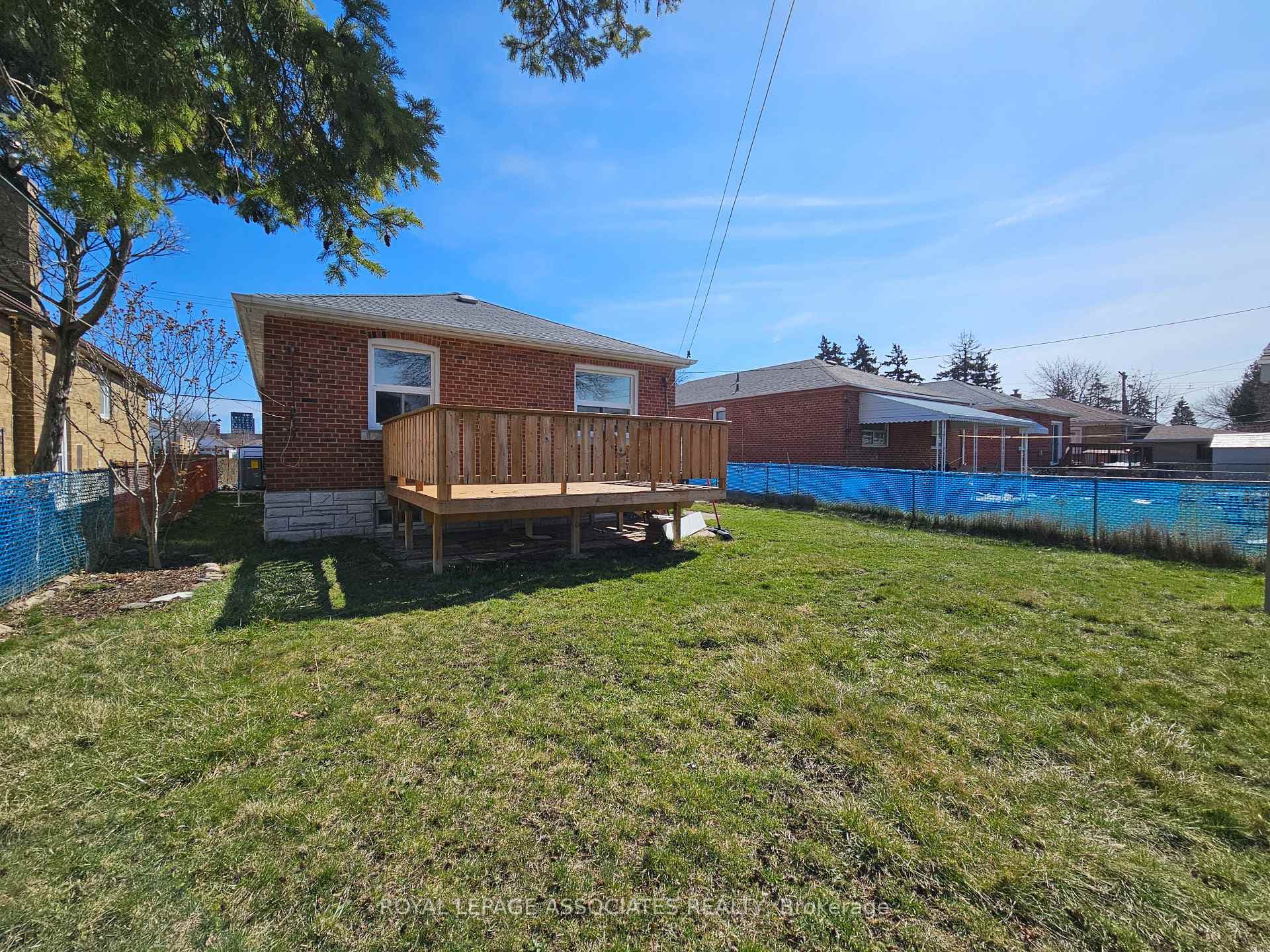 1124 Warden Avenue Unit Main photo 18
