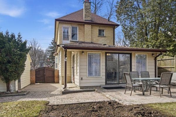 908 William Street photo 40