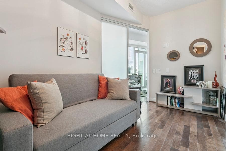 112 George Street Unit 1204 photo 13
