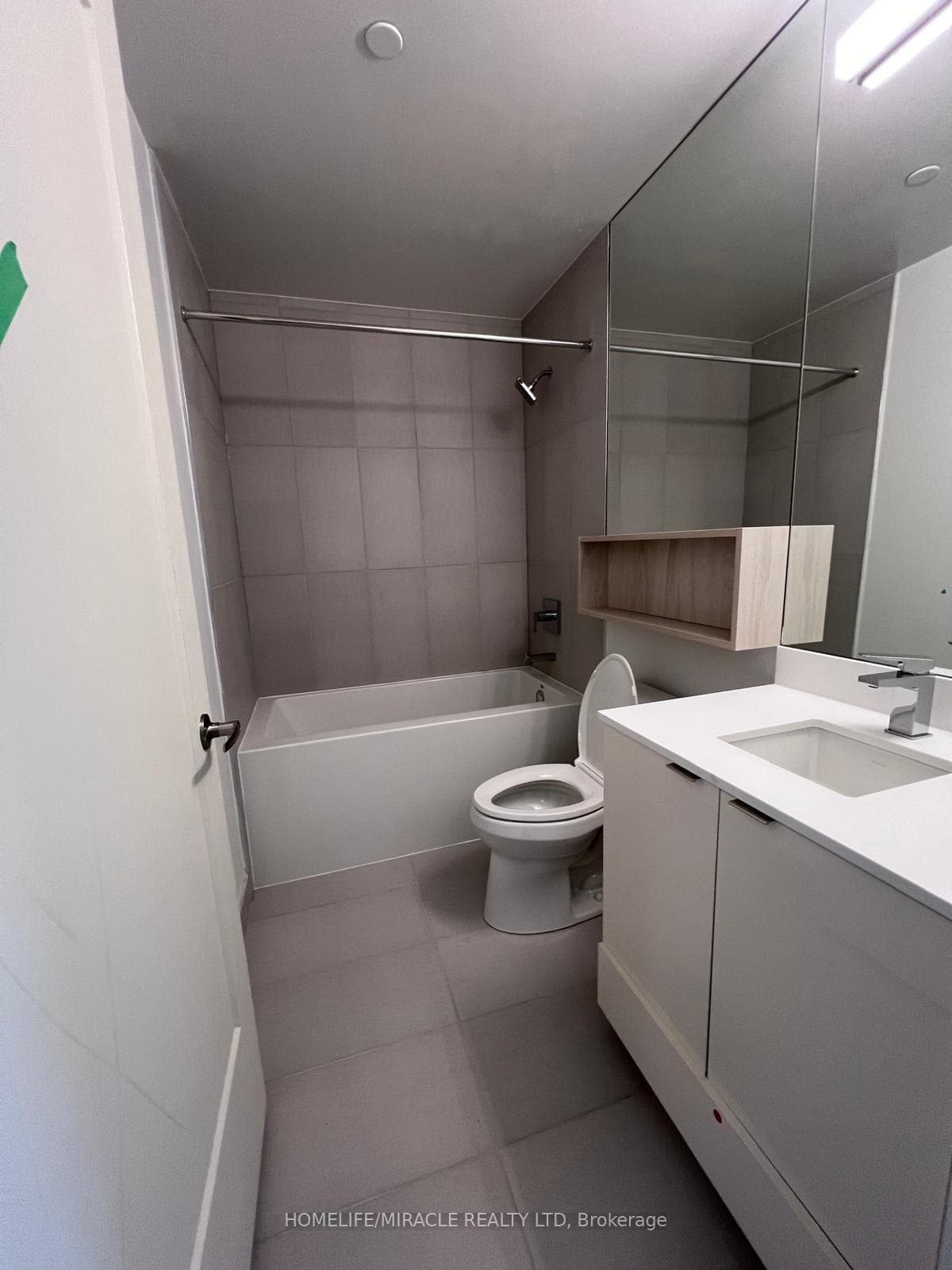 135 LOWER SHERBOURNE Street Unit 2423 photo 6