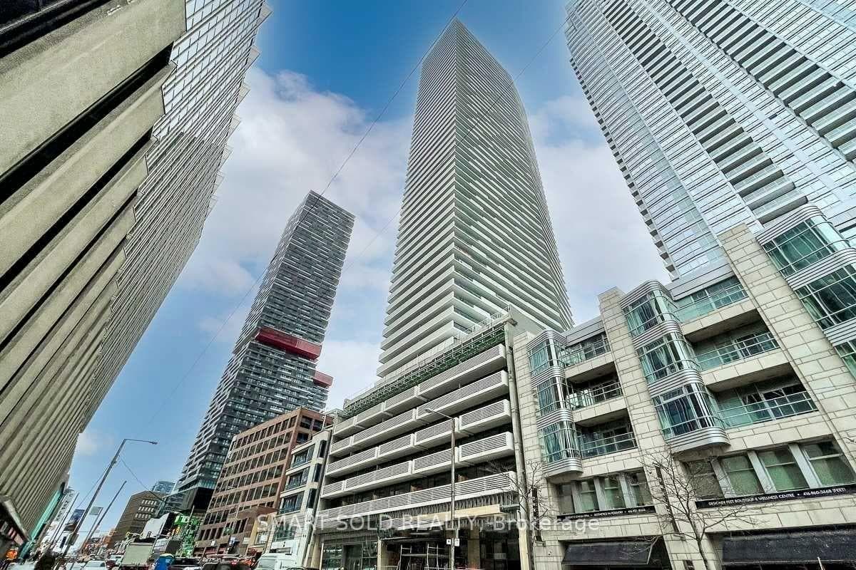 2221 Yonge Street Unit 1909 photo 1