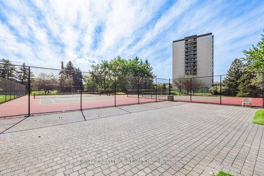1121 Steeles Avenue Unit PH214 photo 32