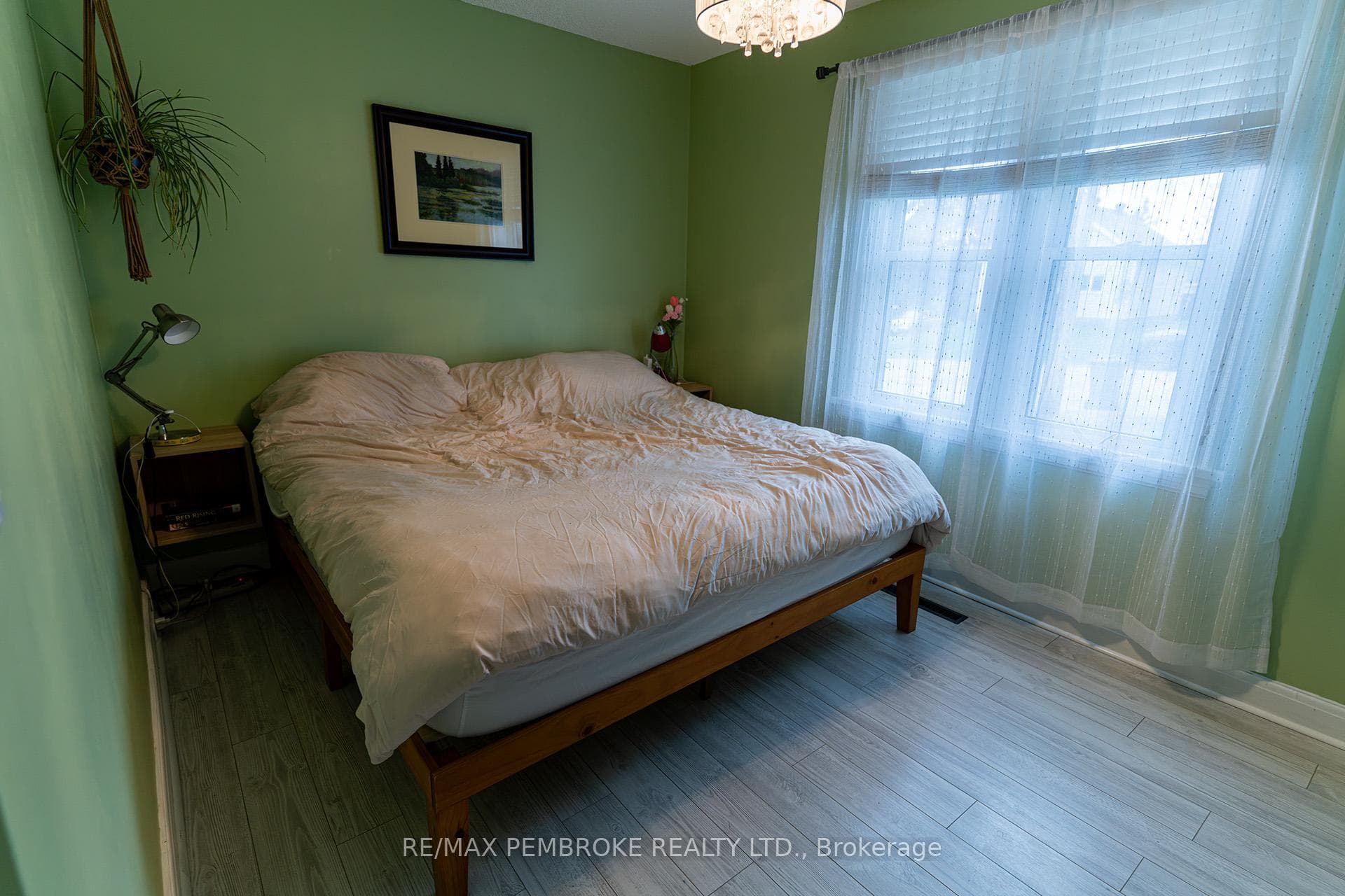 floor Primary Bedroom