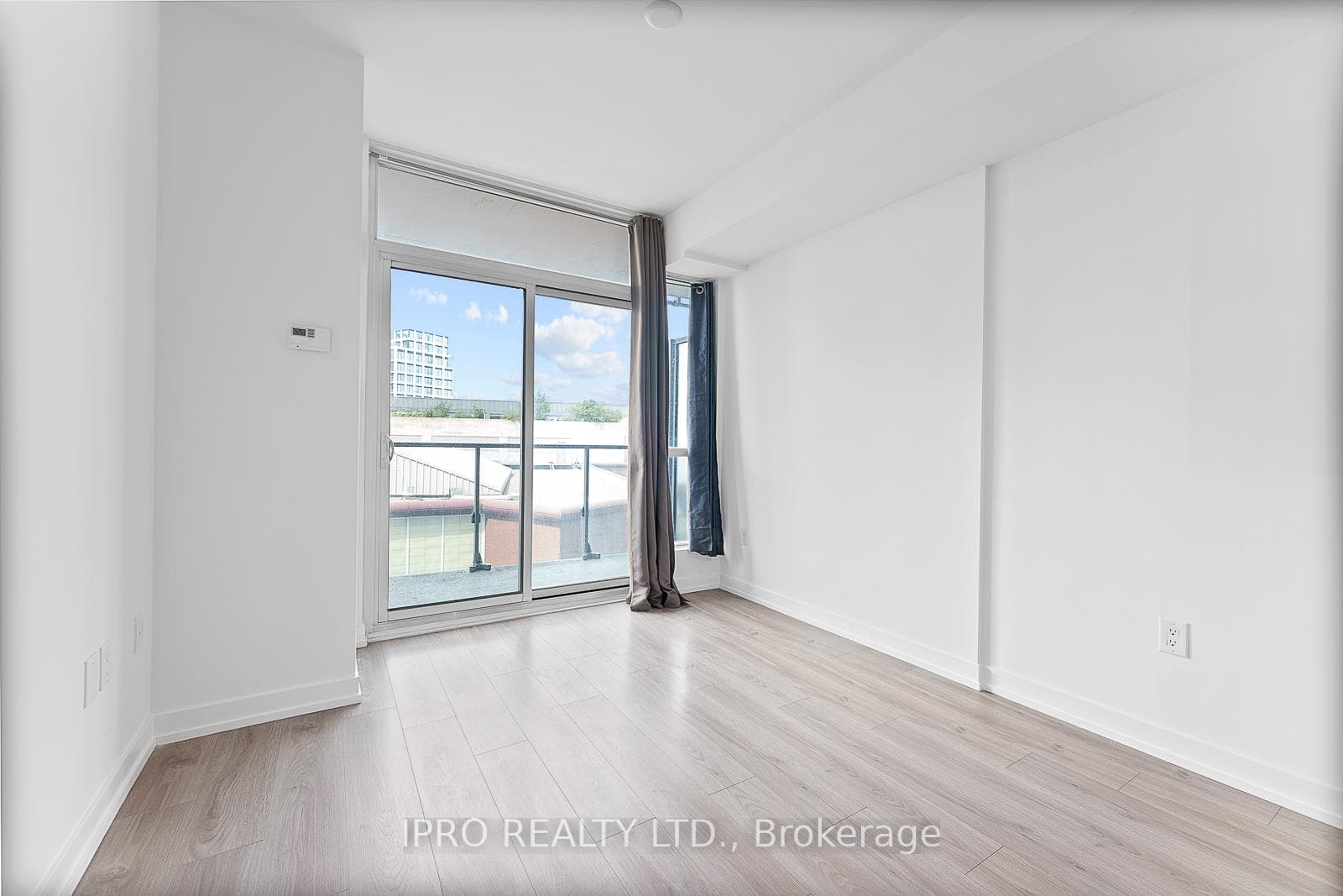 10 De Boers Drive Unit 602 photo 10