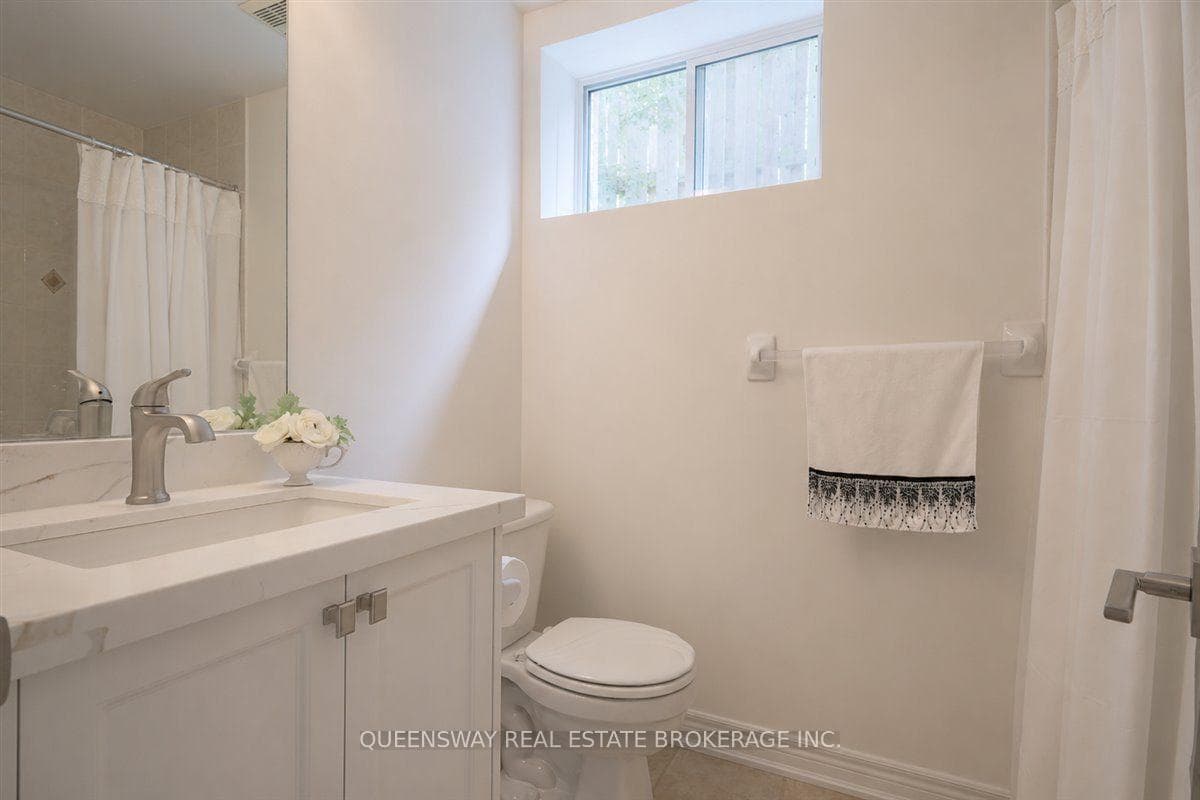83 Floyd Avenue photo 37