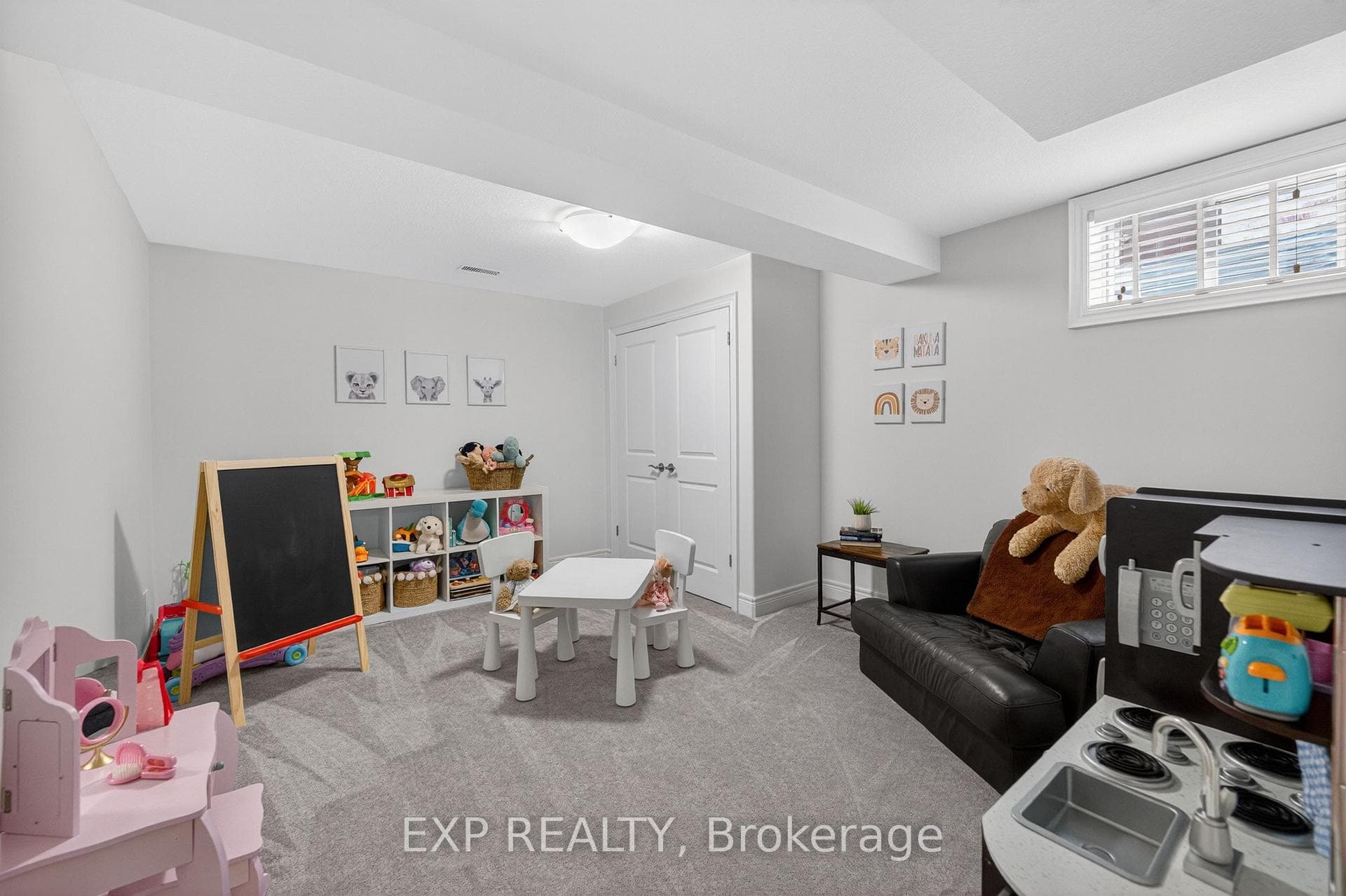 8736 Angie Drive photo 40