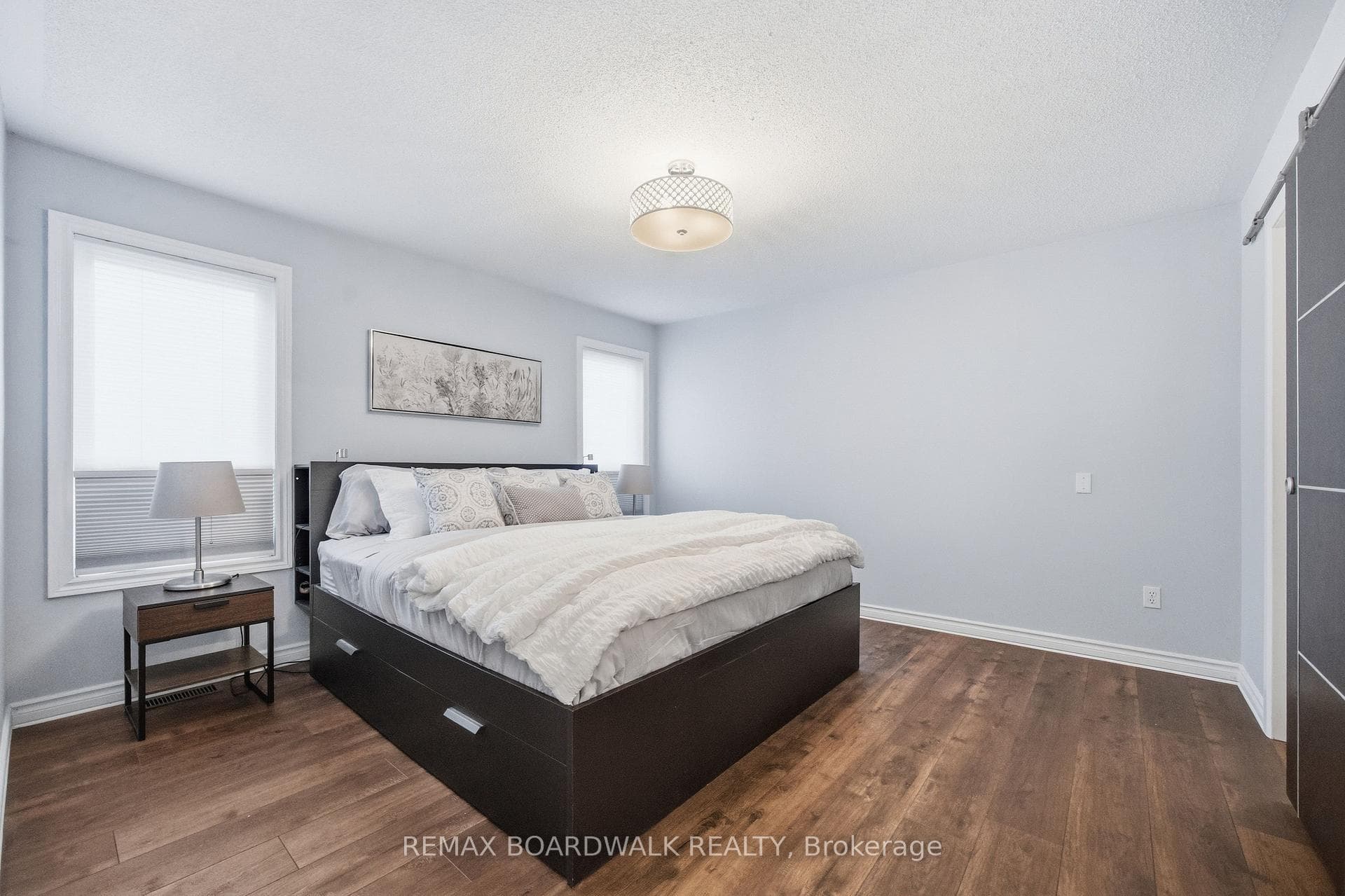 33 Treelawn Boulevard photo 18