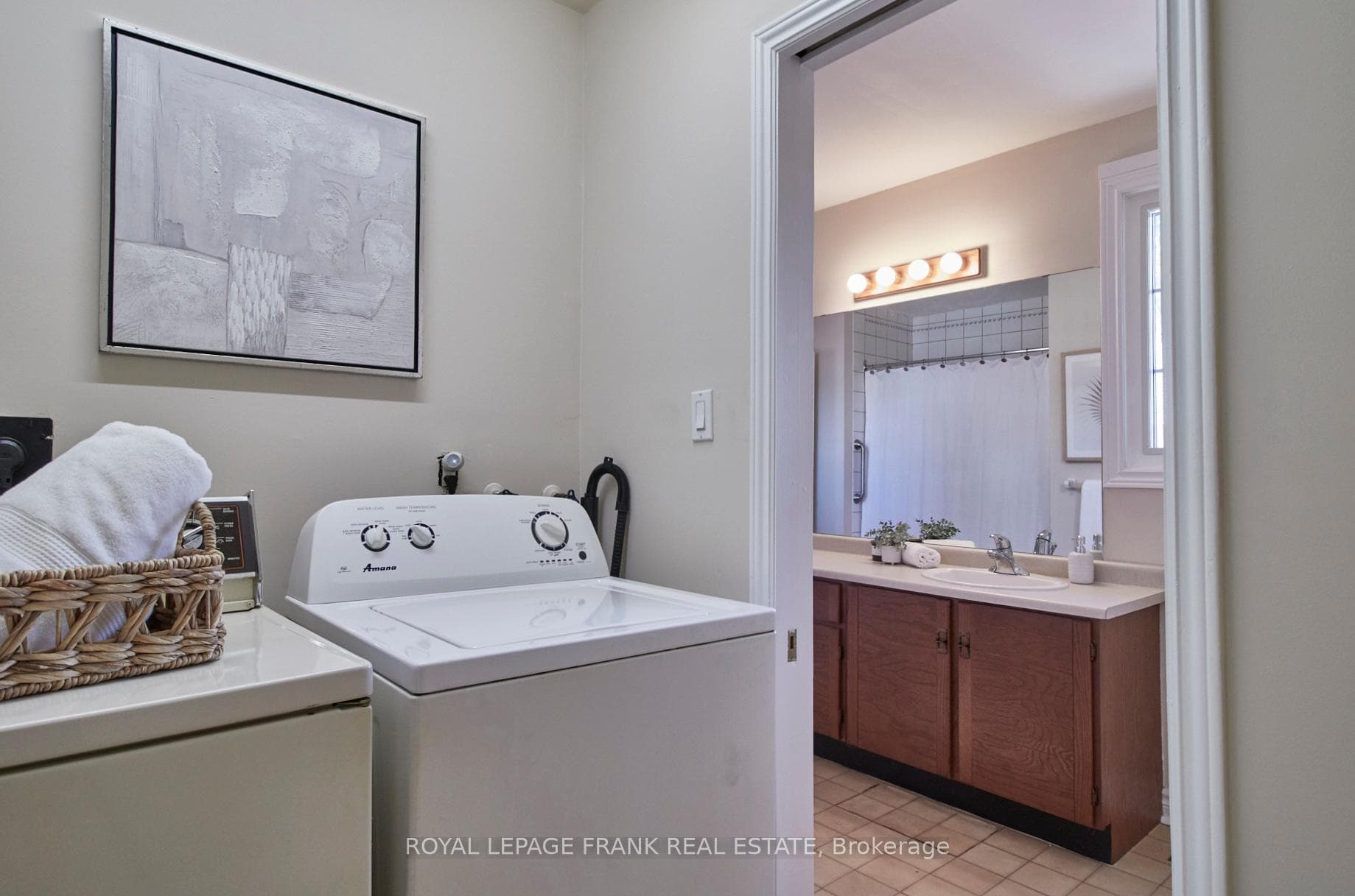 110 Mary Street Unit 10 photo 25