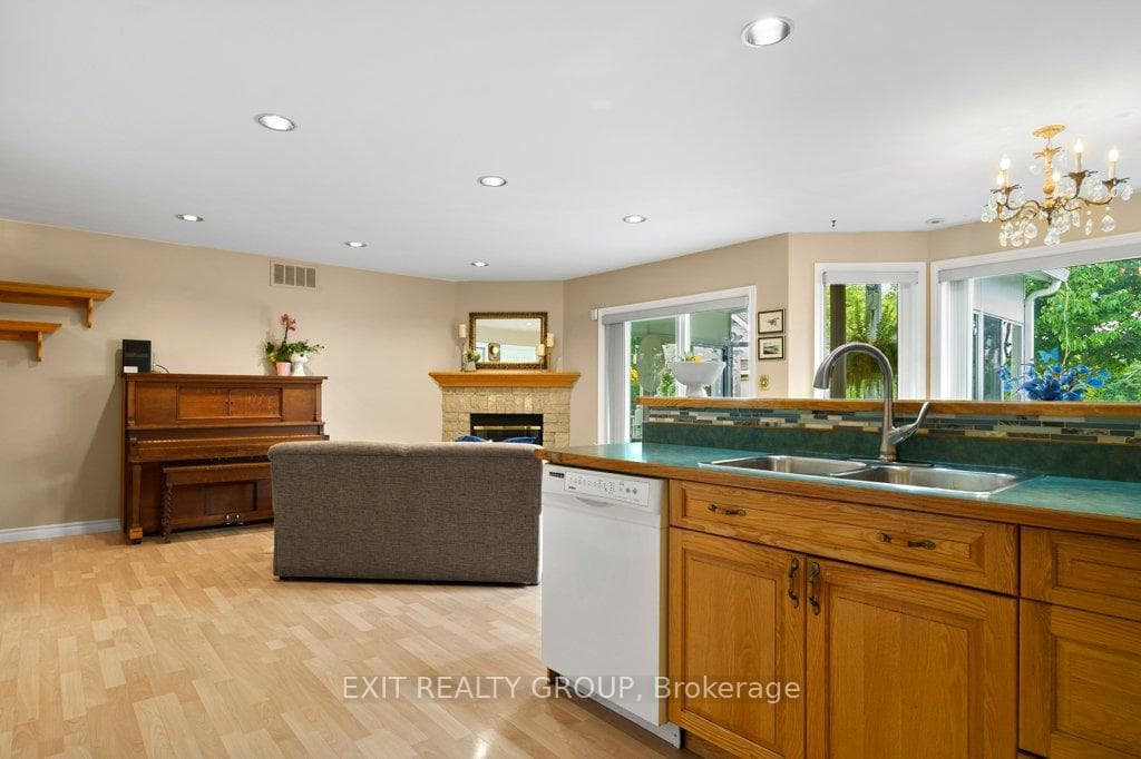 53 Applewood Drive photo 15