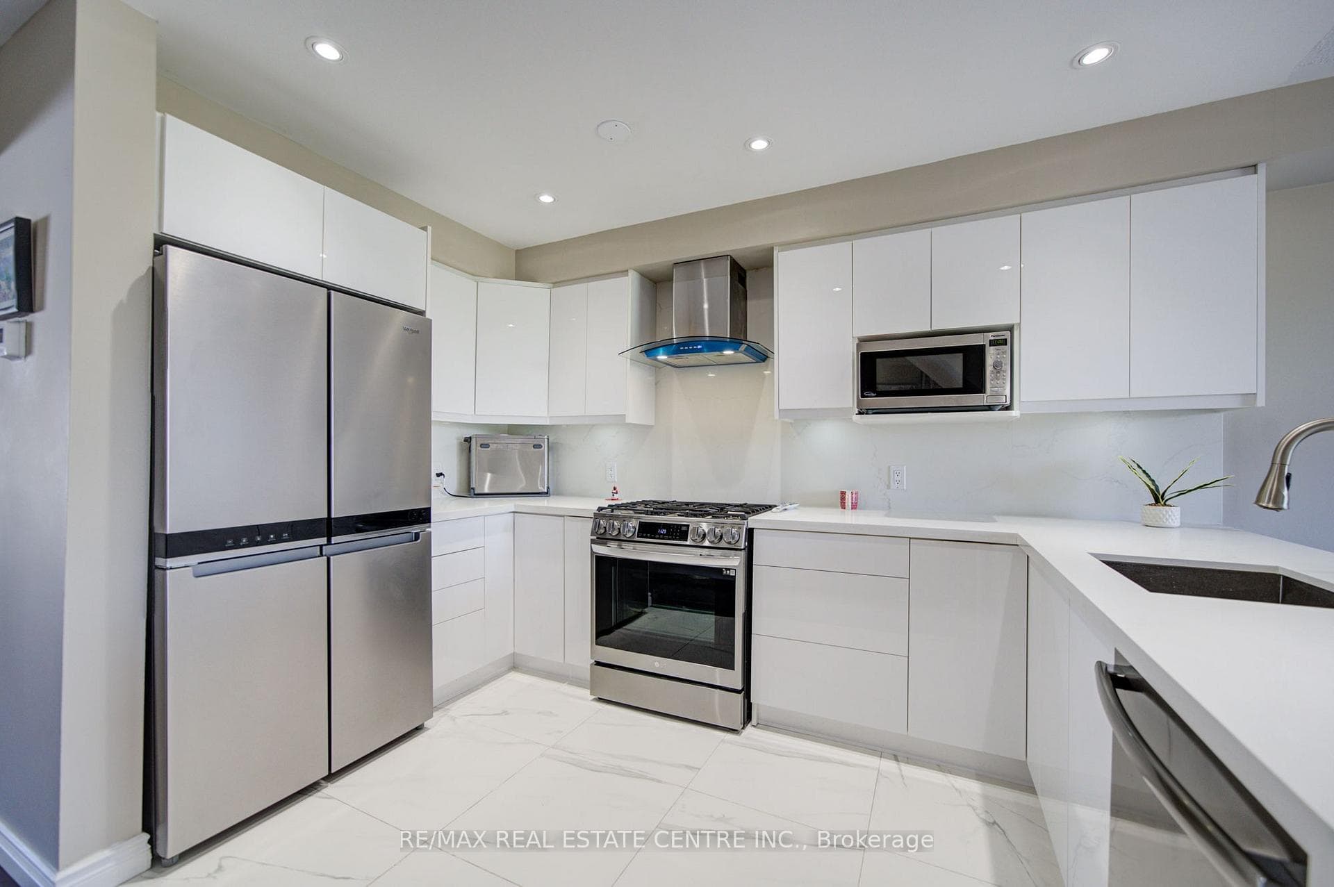 22 Lakeridge Drive photo 16