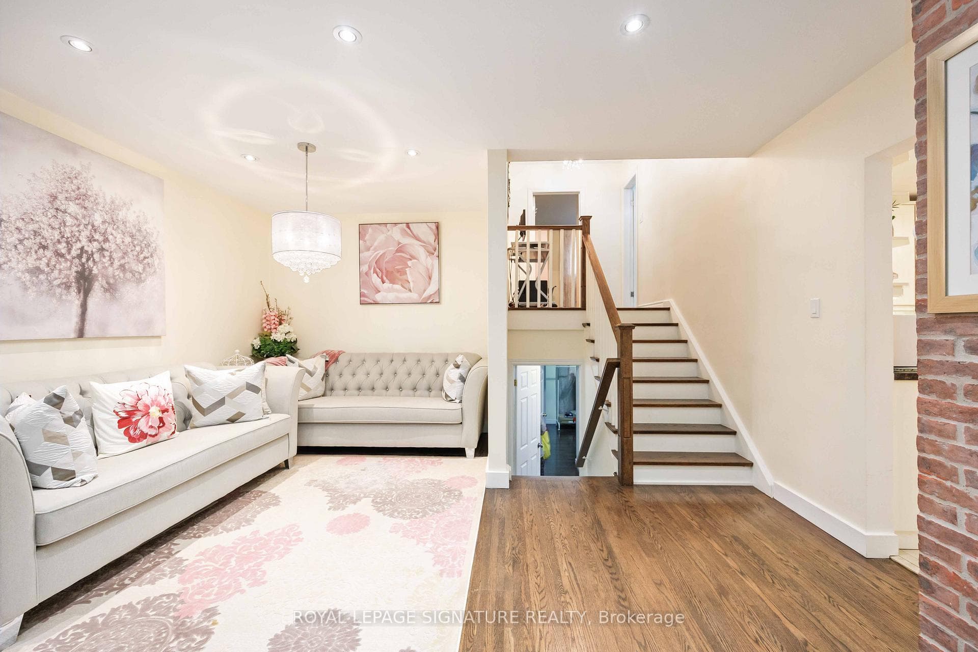 41 Dixington Crescent photo 9
