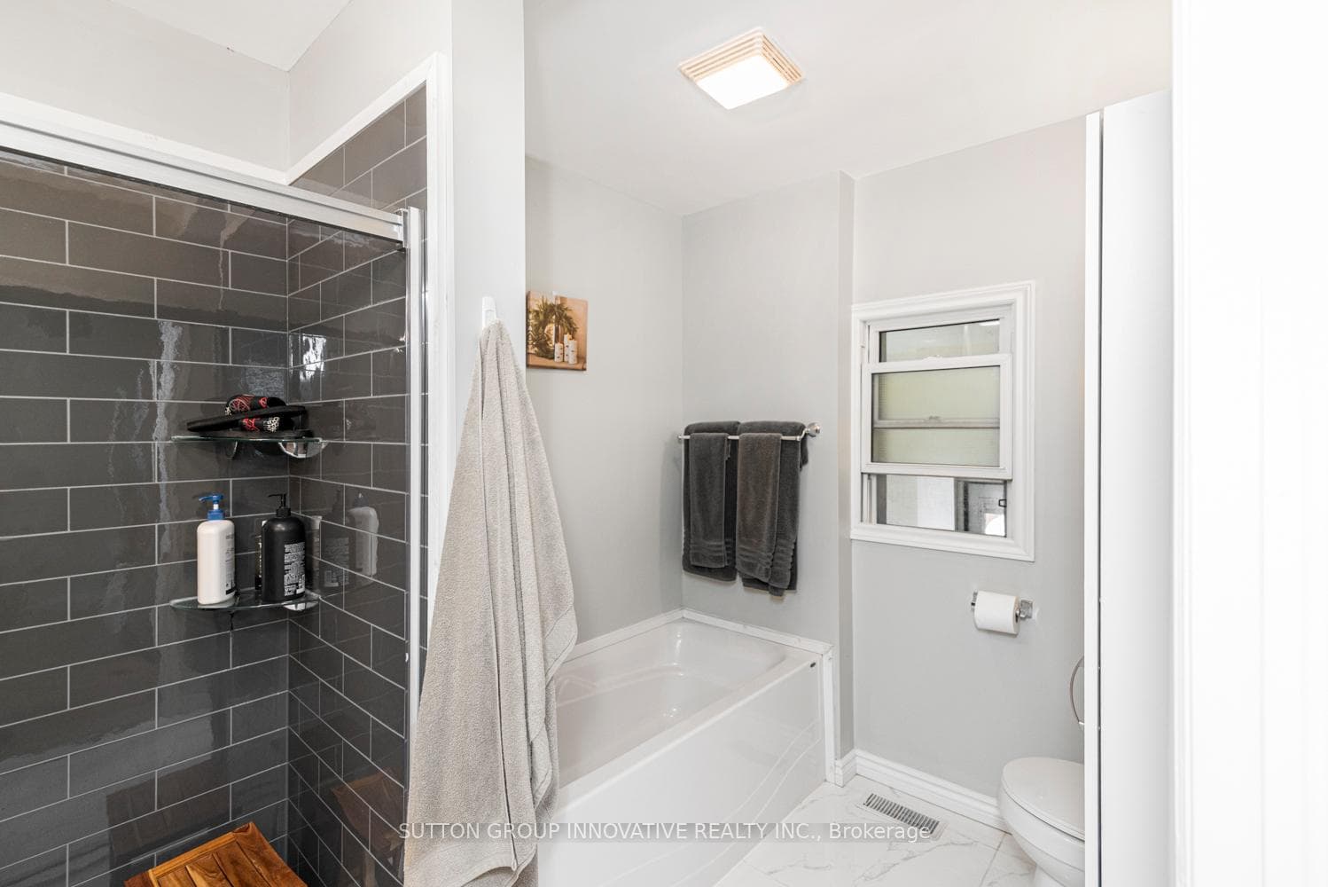 51 Beach Road photo 23