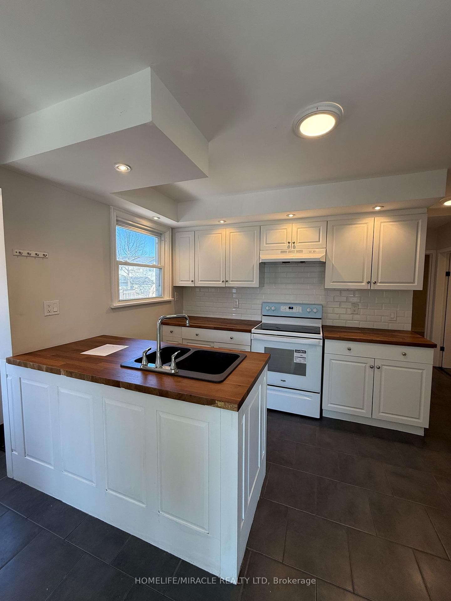 11 Garnet Street photo 11