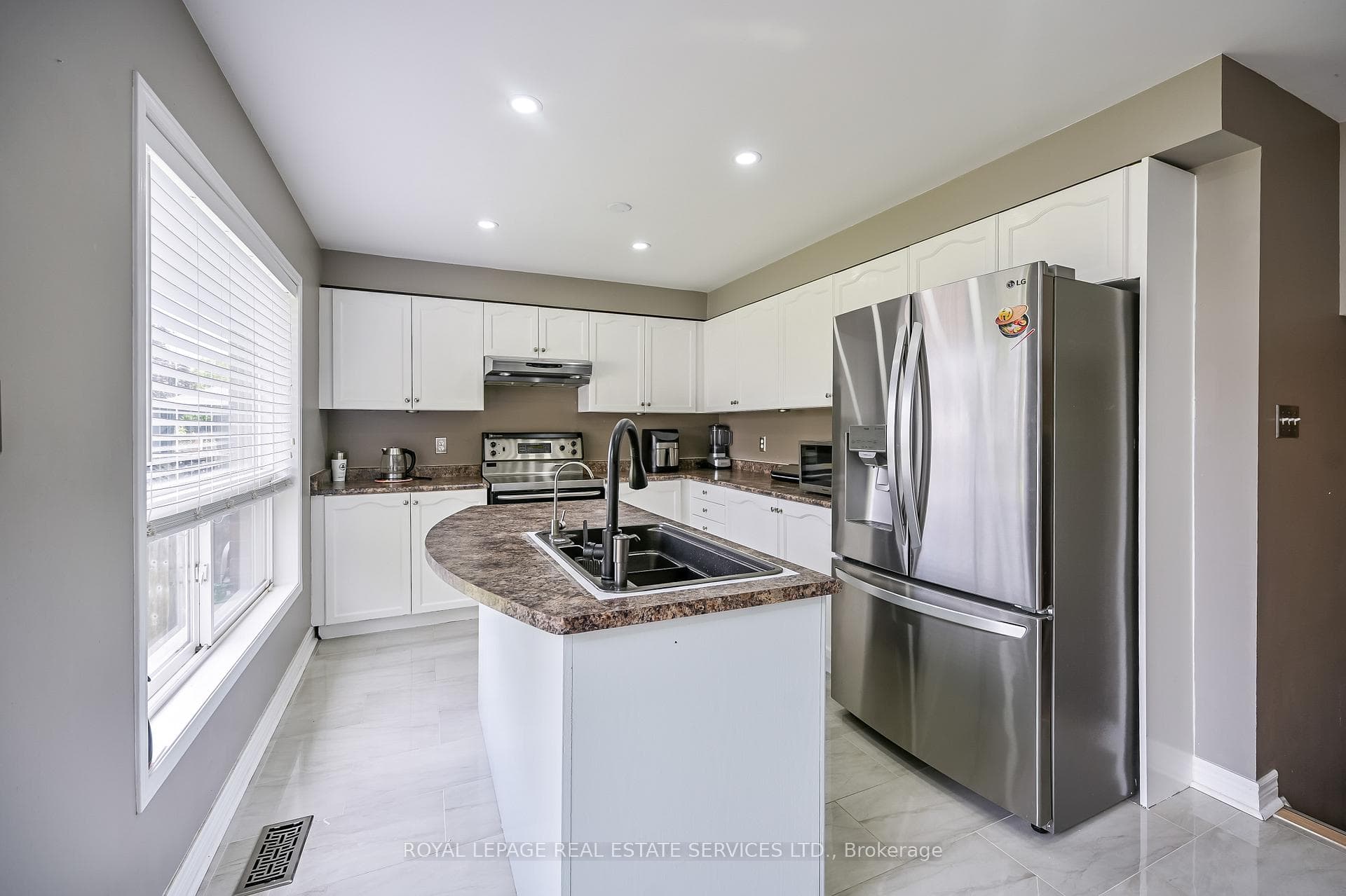 118 Blackburn Drive photo 10
