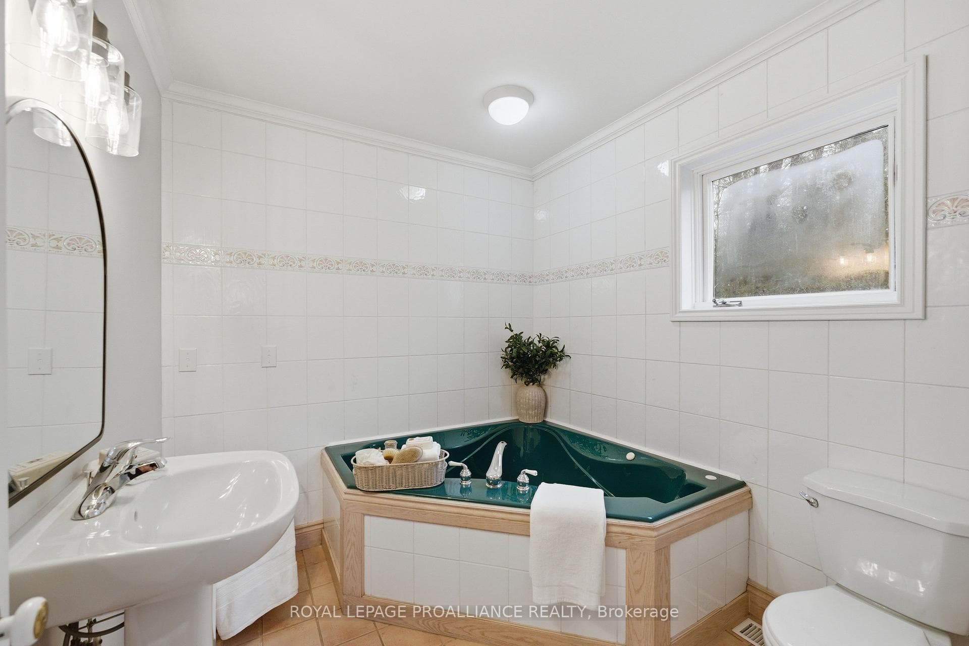 825 Campbell Road photo 31