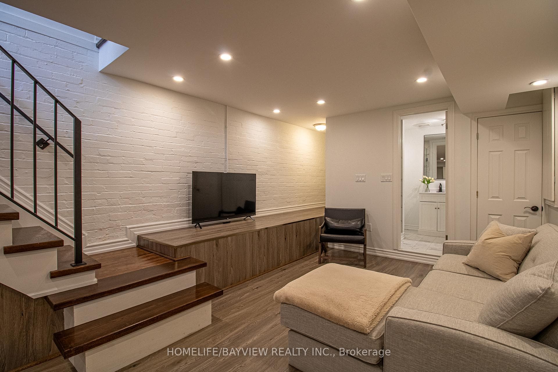 433 Davisville Avenue photo 20