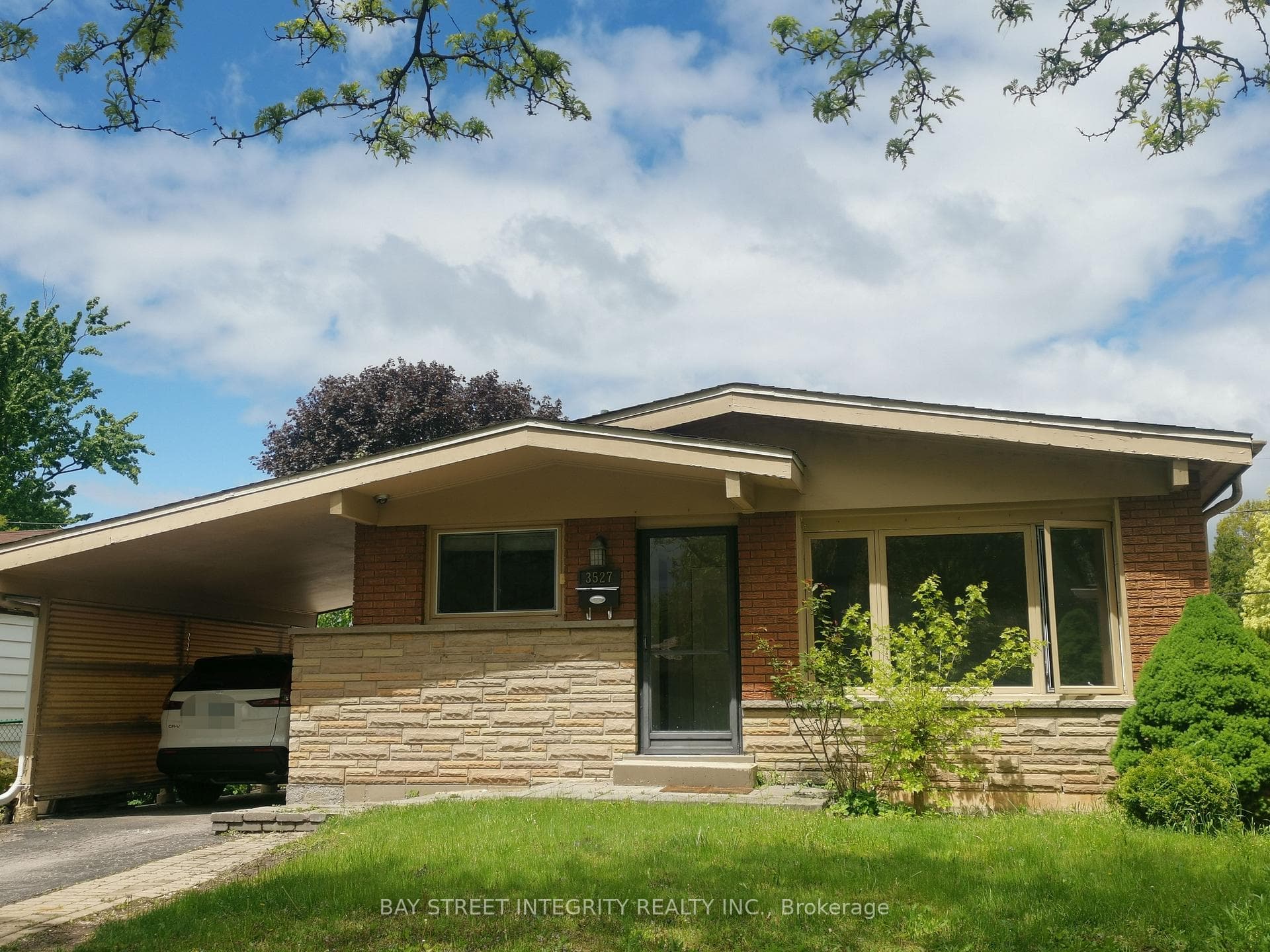 3527 Rexway Drive photo 1
