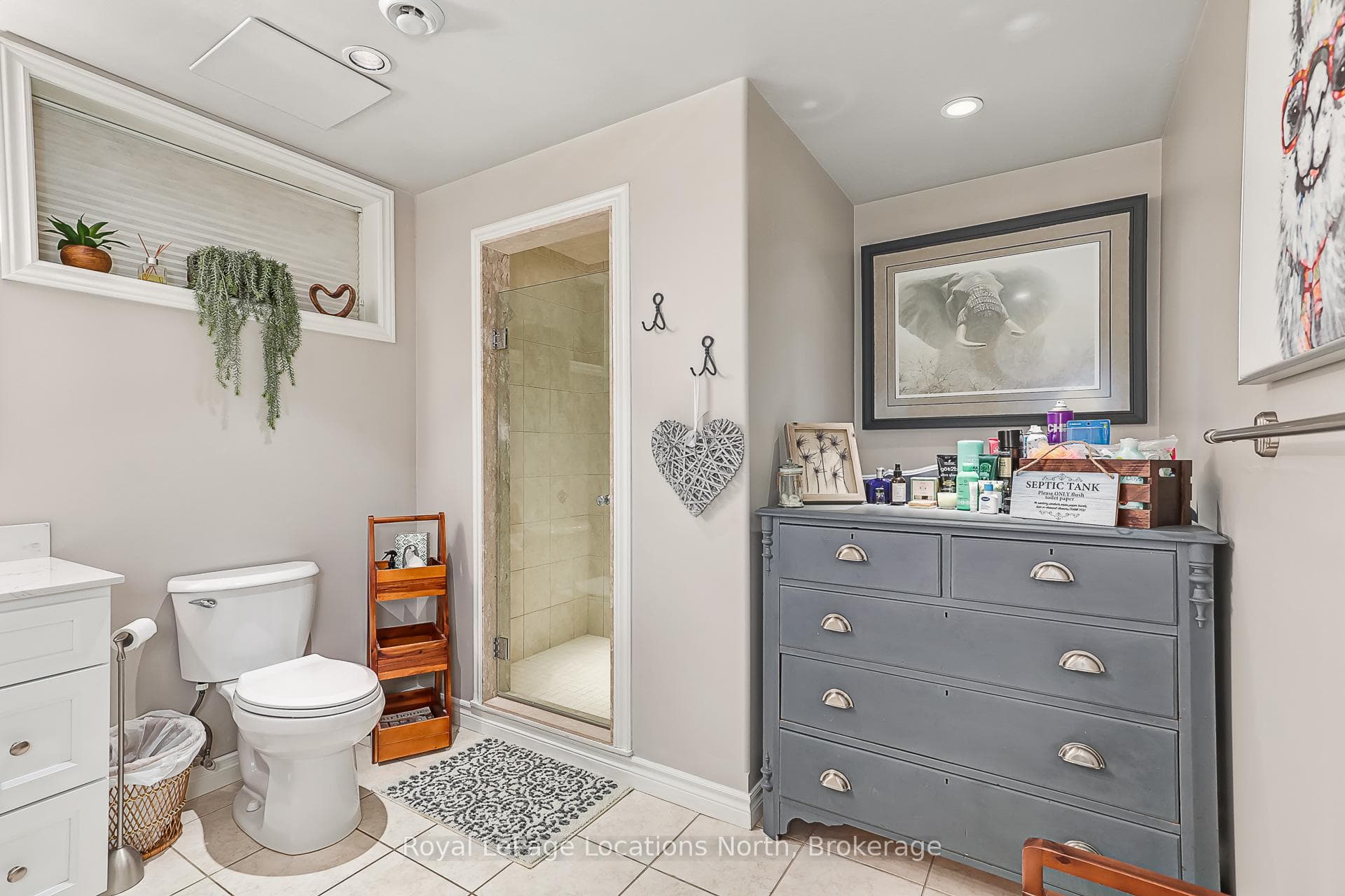 44 Blackburn Avenue photo 31