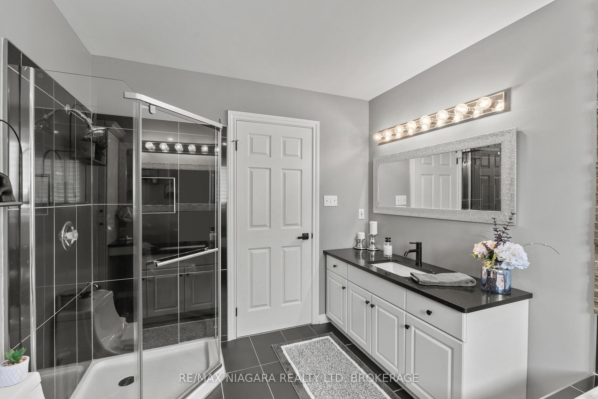 5991 ANDREA Drive photo 23