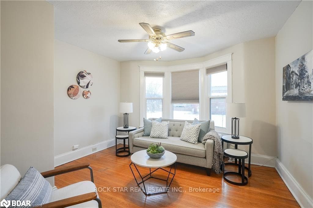 115 Balsam Avenue Unit Upper photo 4