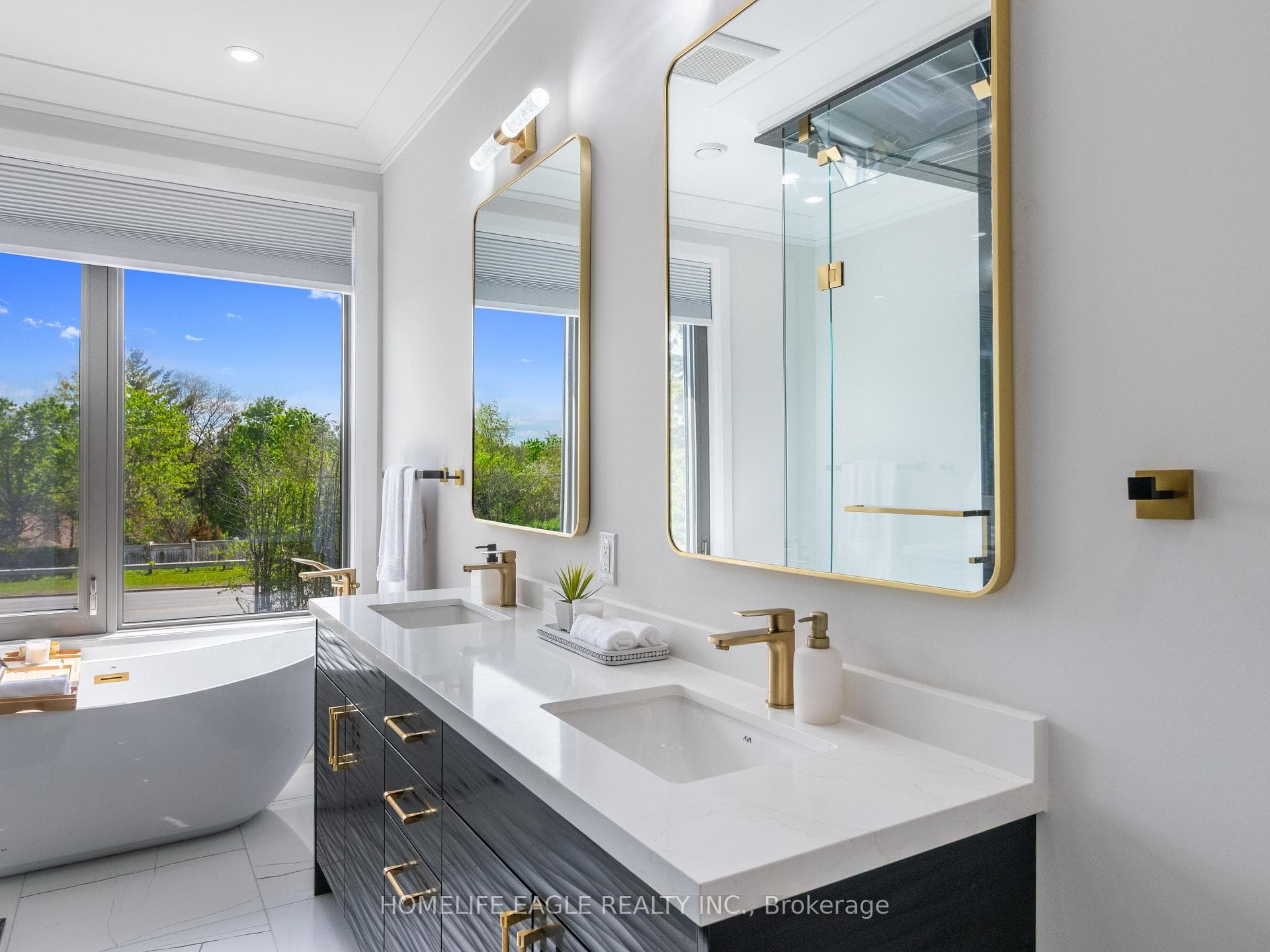 15714 Bathurst Street photo 26