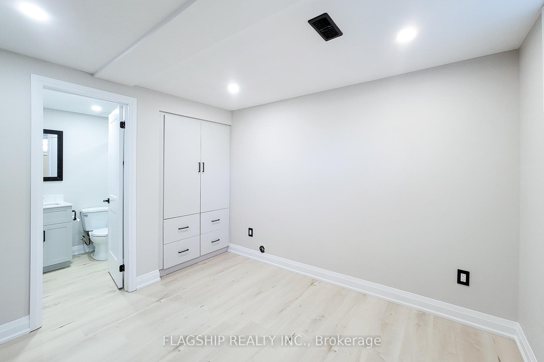 292 Glenholme Avenue photo 42