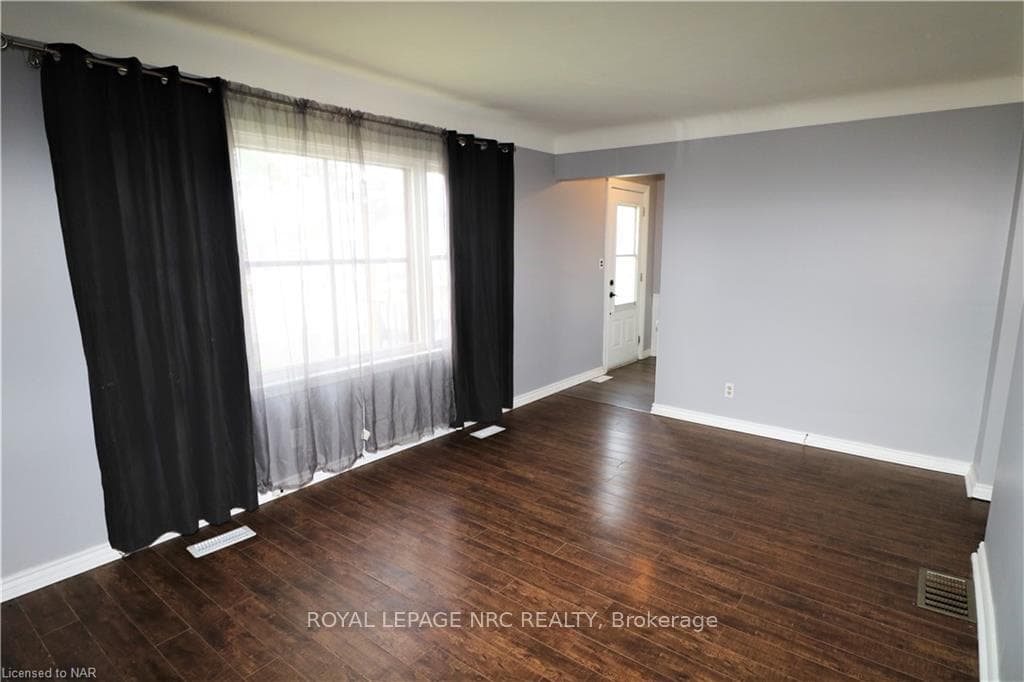6755 Mcleod Road photo 4