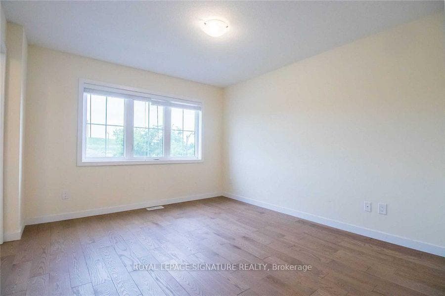 76 Scarletwood Street photo 21