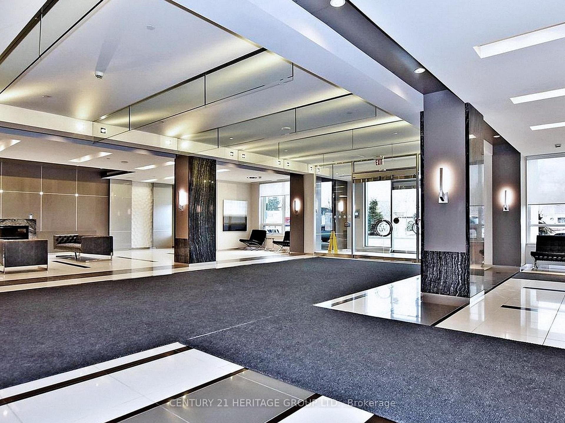 7165 Yonge Street Unit 535 photo 5