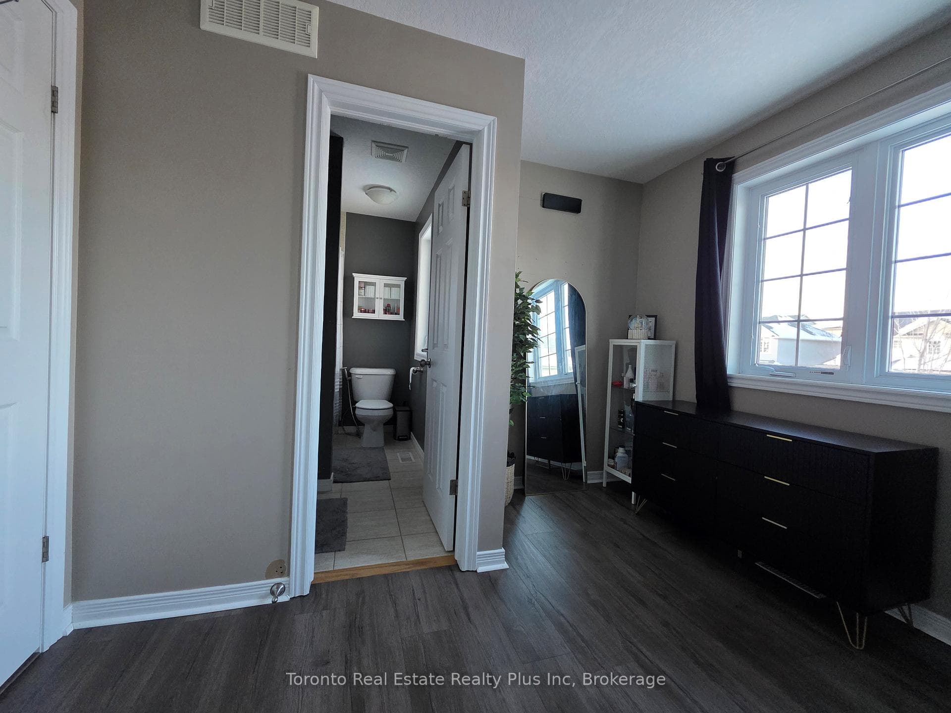 16 Talon Drive photo 33